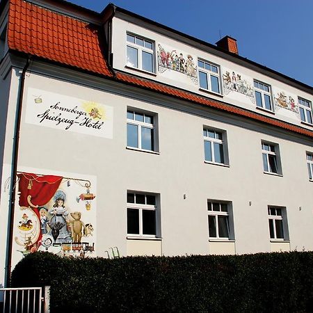 Spielzeughotel Зонеберг Екстериор снимка