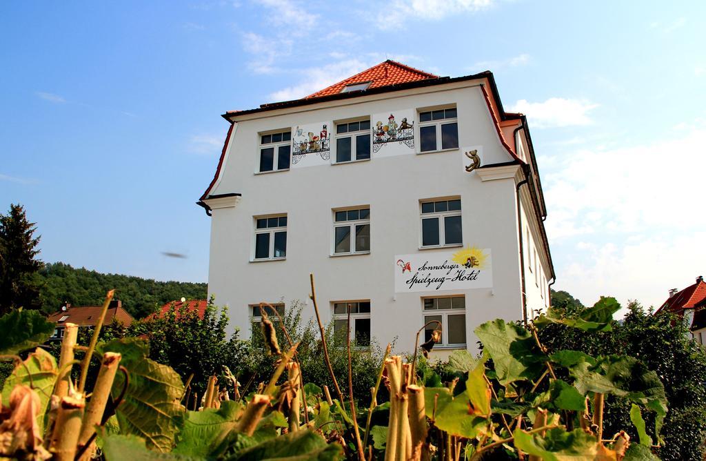 Spielzeughotel Зонеберг Екстериор снимка