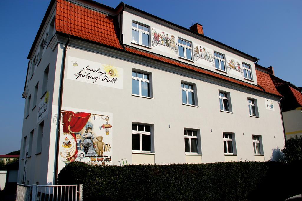 Spielzeughotel Зонеберг Екстериор снимка